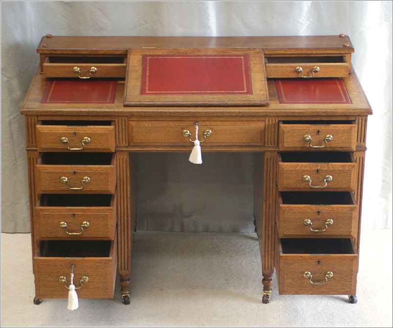 4025 Antique Oak Dickens Desk (4)